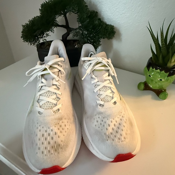 Hoka Mach 6 White and Yellow Men's Athletic Shoes - Picture 2 of 7